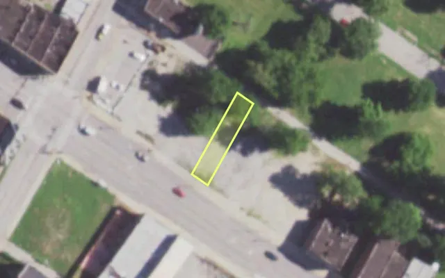 Aerial view of 5749 DR MARTIN LUTHER KING DR — vacant lot, St. Louis with approximate parcel outline