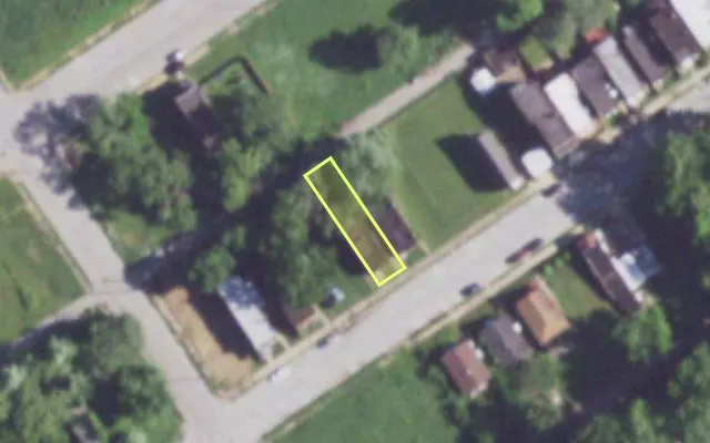 Aerial view of 1435 GANO AV — vacant lot, St. Louis with approximate parcel outline