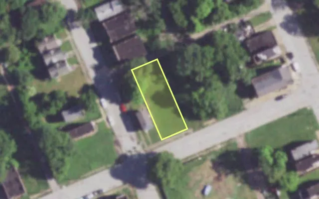 Aerial view of 2023 PENROSE ST — vacant lot, St. Louis with approximate parcel outline