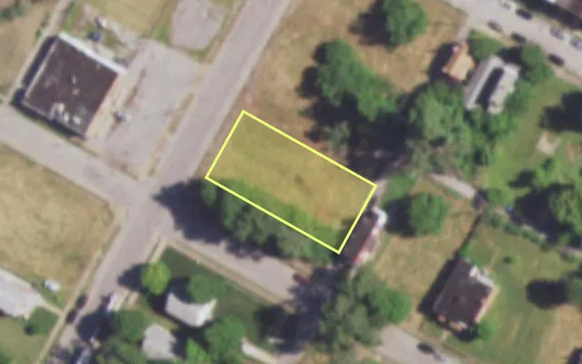 Aerial view of 2504 N TAYLOR AV — vacant lot, St. Louis with approximate parcel outline