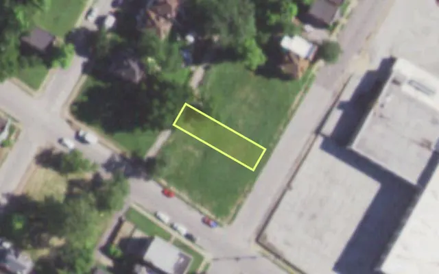 Aerial view of 1365 TEMPLE PL — vacant lot, St. Louis with approximate parcel outline