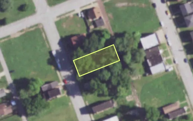 Aerial view of 3926 N 23RD ST — vacant lot, St. Louis with approximate parcel outline