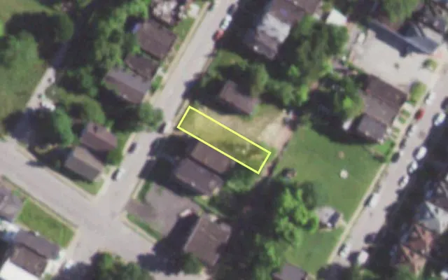 Aerial view of 1366 SHAWMUT PL — vacant lot, St. Louis with approximate parcel outline