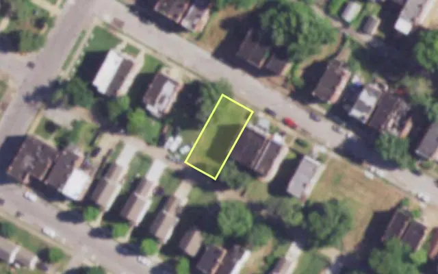 Aerial view of 4050 KENNERLY AV — vacant lot, St. Louis with approximate parcel outline