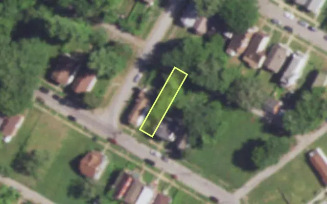 Aerial view of 5933 GARESCHE AV — vacant lot, St. Louis with approximate parcel outline