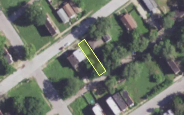 Aerial view of 2052 DESOTO AV — vacant lot, St. Louis with approximate parcel outline