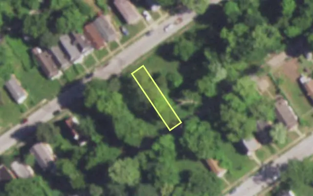 Aerial view of 5230 GENEVIEVE AV — vacant lot, St. Louis with approximate parcel outline