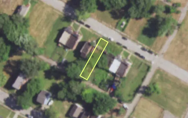 Aerial view of 4530 COTTAGE AV — vacant lot, St. Louis with approximate parcel outline