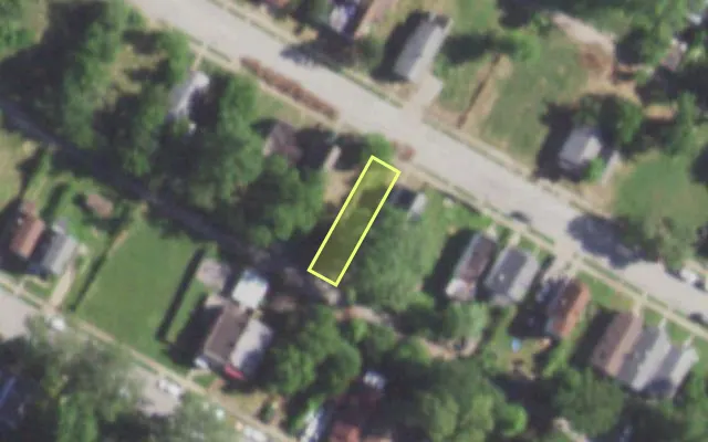 Aerial view of 5700 KENNERLY AV — vacant lot, St. Louis with approximate parcel outline