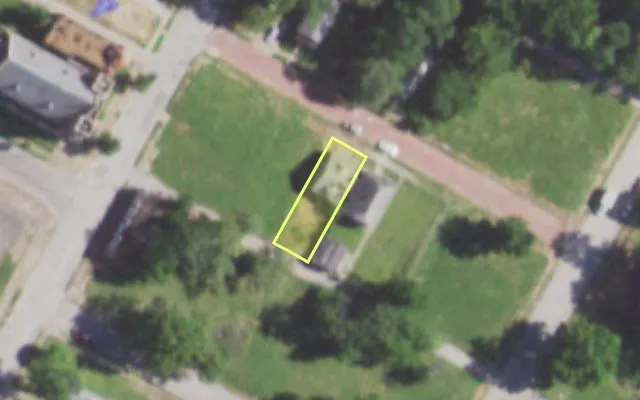 Aerial view of 5564 POWERS AV — vacant lot, St. Louis with approximate parcel outline