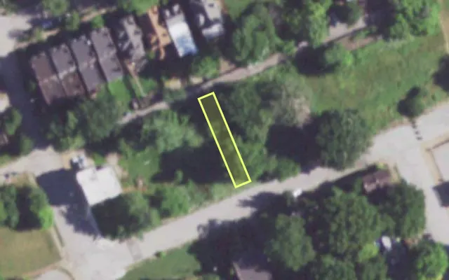 Aerial view of 1417 BREMEN AV — vacant lot, St. Louis with approximate parcel outline