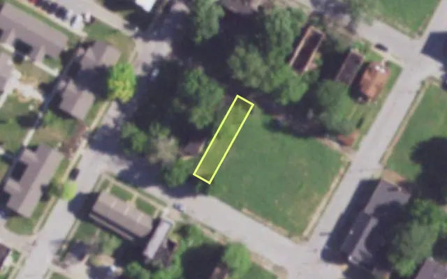 Aerial view of 3015 KOSSUTH AV — vacant lot, St. Louis with approximate parcel outline
