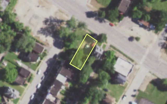 Aerial view of 5718 PAGE BLVD — vacant lot, St. Louis with approximate parcel outline
