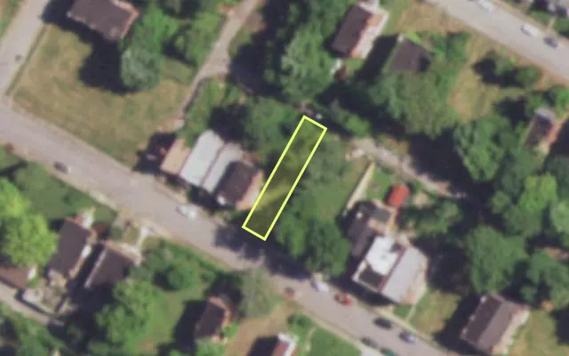 Aerial view of 4585 ALDINE AV — vacant lot, St. Louis with approximate parcel outline
