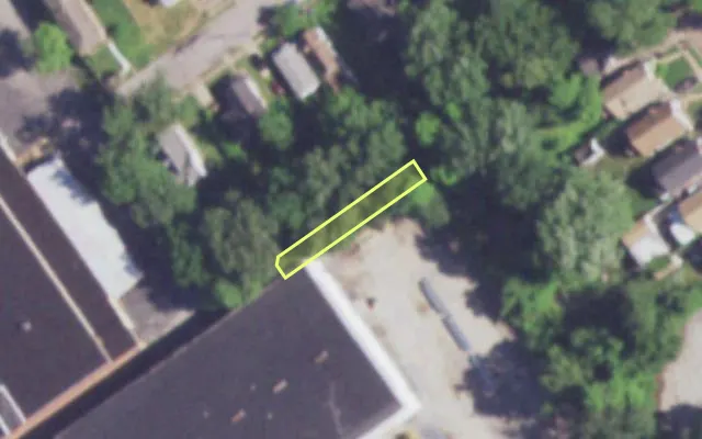 Aerial view of 5447 R SHREVE AV — vacant lot, St. Louis with approximate parcel outline
