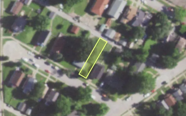 Aerial view of 5711 HENNER AV — vacant lot, St. Louis with approximate parcel outline