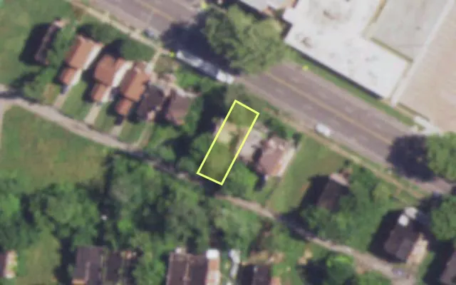 Aerial view of 4662 PAGE BLVD — vacant lot, St. Louis with approximate parcel outline