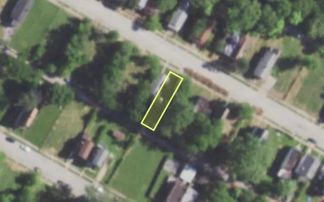 Aerial view of 5716 KENNERLY AV — vacant lot, St. Louis with approximate parcel outline