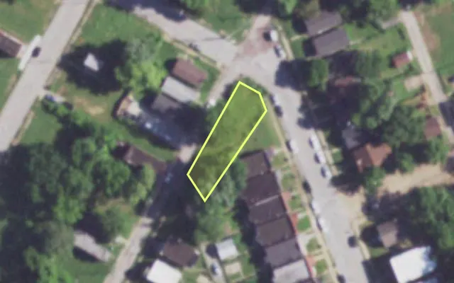 Aerial view of 4215 N 22ND ST — vacant lot, St. Louis with approximate parcel outline