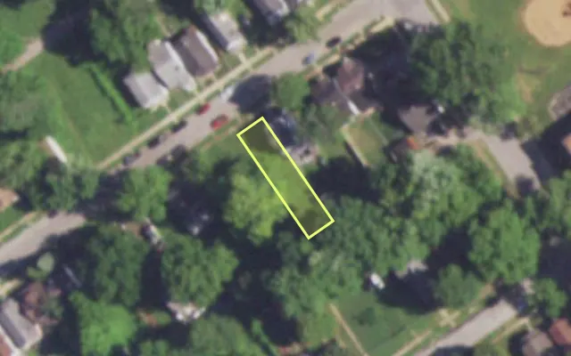 Aerial view of 5262 DAVISON AV — vacant lot, St. Louis with approximate parcel outline
