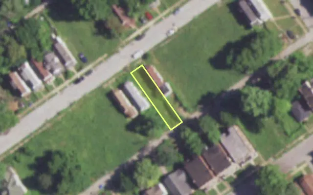 Aerial view of 5068 GERALDINE AV — vacant lot, St. Louis with approximate parcel outline