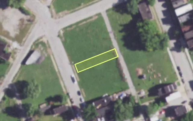 Aerial view of 4030 N 25TH ST — vacant lot, St. Louis with approximate parcel outline