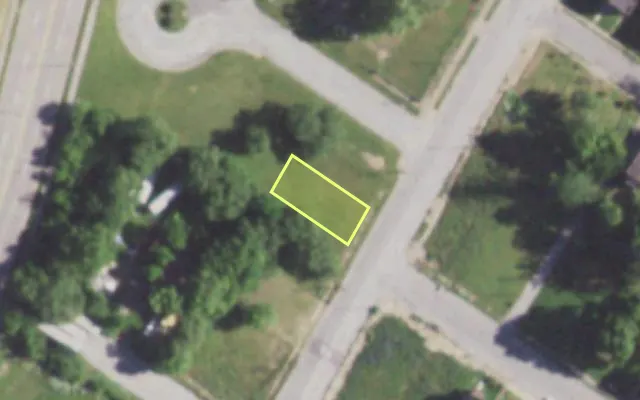 Aerial view of 1351 HODIAMONT AV — vacant lot, St. Louis with approximate parcel outline