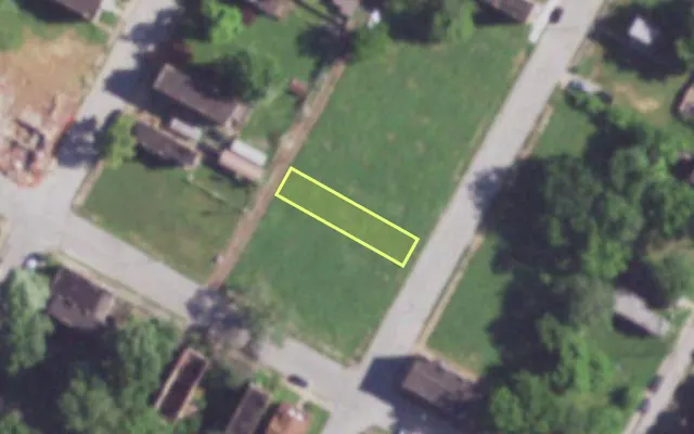 Aerial view of 4135 GROVE ST — vacant lot, St. Louis with approximate parcel outline