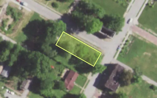 Aerial view of 2825 CLARA AV — vacant lot, St. Louis with approximate parcel outline
