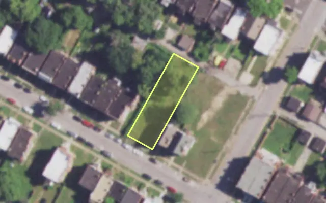 Aerial view of 4011 LABADIE AV — vacant lot, St. Louis with approximate parcel outline