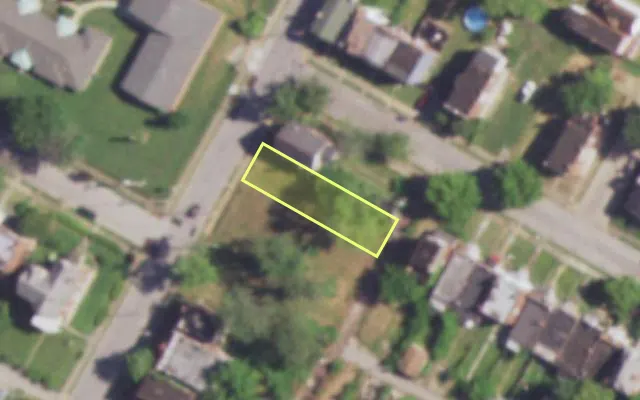 Aerial view of 2942 N EUCLID AV — vacant lot, St. Louis with approximate parcel outline