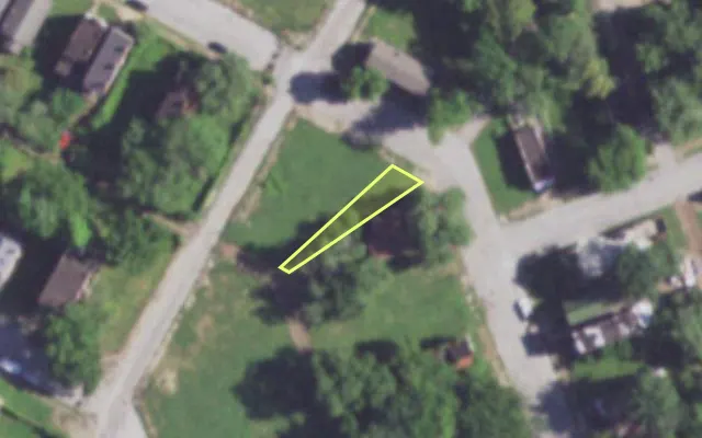 Aerial view of 4007 VEST AV — vacant lot, St. Louis with approximate parcel outline
