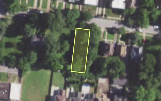 Aerial view of 5574 CHAMBERLAIN AV — vacant lot, St. Louis with approximate parcel outline