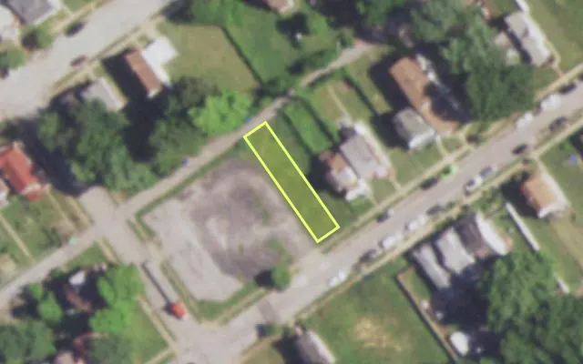 Aerial view of 4915 ARLINGTON AV — vacant lot, St. Louis with approximate parcel outline