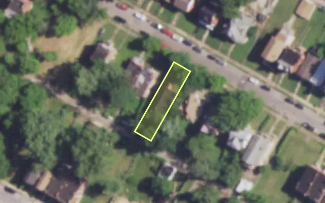 Aerial view of 4774 LABADIE AV — vacant lot, St. Louis with approximate parcel outline
