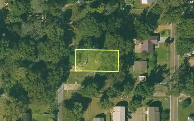 Aerial view of PHILLIPS County parcel 703-03165-000 — Arkansas post-auction with approximate parcel outline