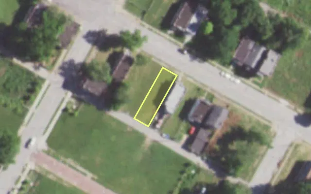 Aerial view of 5566 ST LOUIS AV — vacant lot, St. Louis with approximate parcel outline
