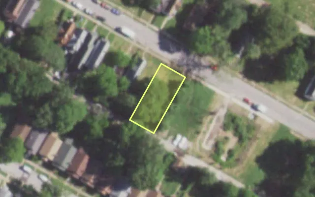 Aerial view of 5650 ROOSEVELT PL — vacant lot, St. Louis with approximate parcel outline