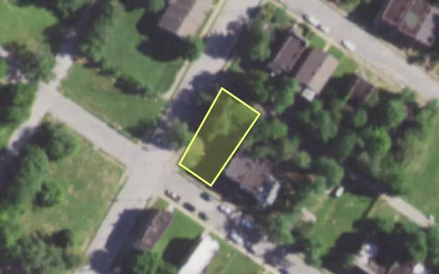 Aerial view of 5983 LOTUS AV — vacant lot, St. Louis with approximate parcel outline