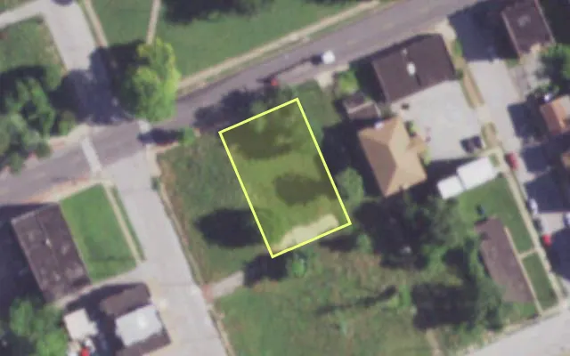 Aerial view of 1916 SALISBURY ST — vacant lot, St. Louis with approximate parcel outline