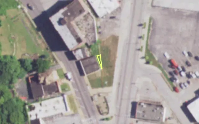 Aerial view of 8316 R HALLS FERRY RD — vacant lot, St. Louis with approximate parcel outline