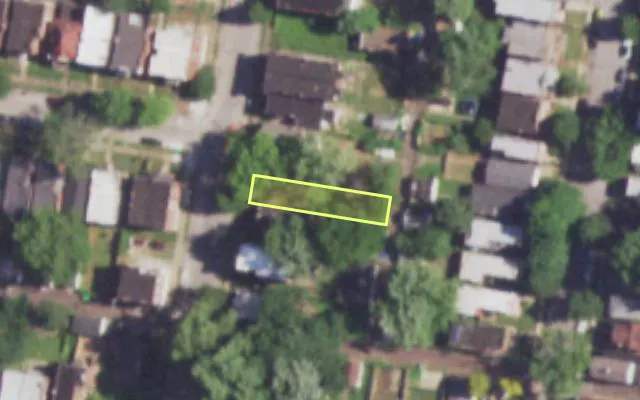 Aerial view of 3934 LOUISIANA AV — vacant lot, St. Louis with approximate parcel outline
