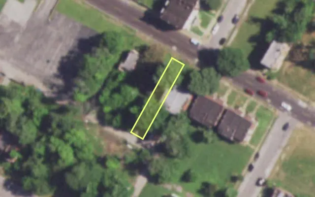 Aerial view of 4518 ST LOUIS AV — vacant lot, St. Louis with approximate parcel outline