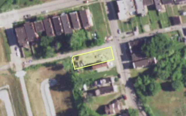 Aerial view of 8041 CHURCH RD — vacant lot, St. Louis with approximate parcel outline