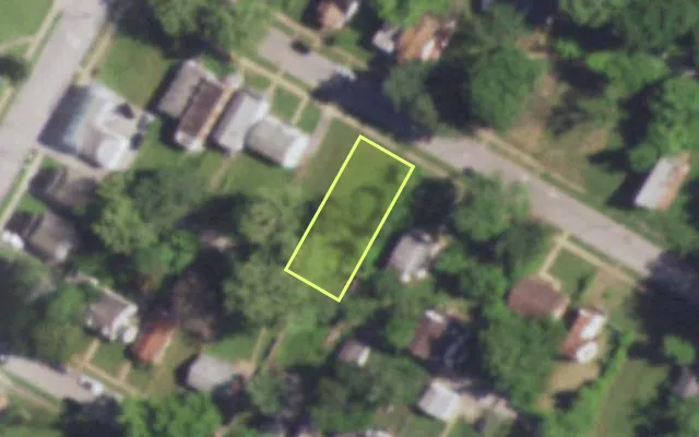 Aerial view of 6050 GARESCHE AV — vacant lot, St. Louis with approximate parcel outline