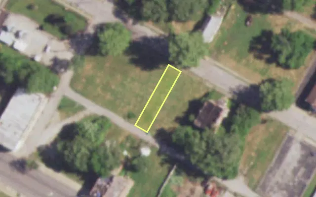 Aerial view of 4438 ALDINE AV — vacant lot, St. Louis with approximate parcel outline