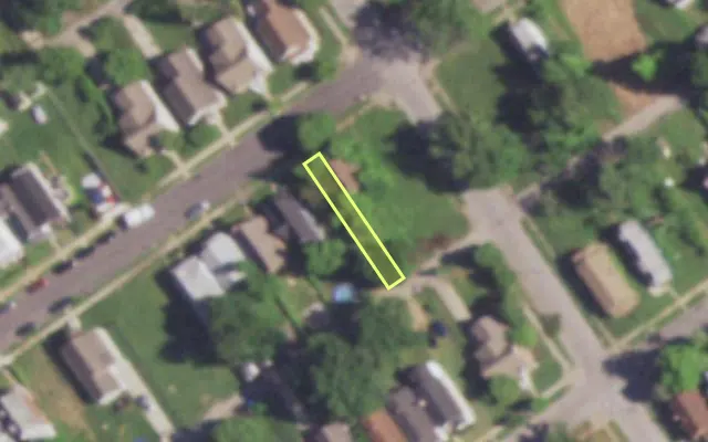 Aerial view of 4770 BEACON AV — vacant lot, St. Louis with approximate parcel outline