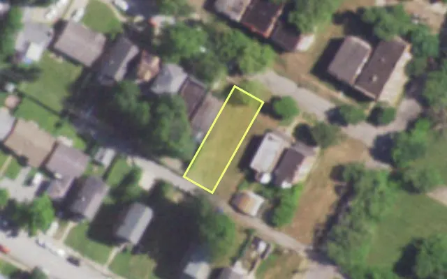 Aerial view of 5116 LABADIE AV — vacant lot, St. Louis with approximate parcel outline
