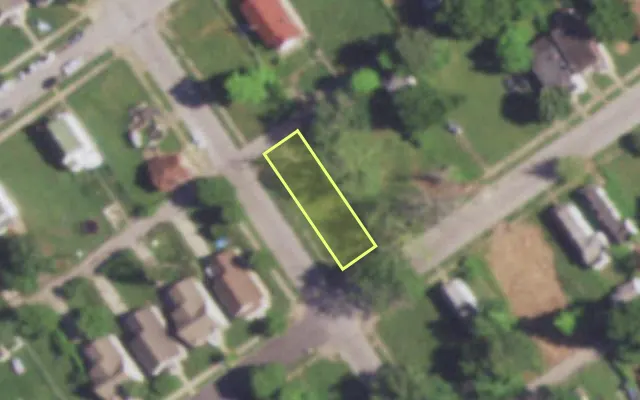 Aerial view of 4901 BEACON AV — vacant lot, St. Louis with approximate parcel outline
