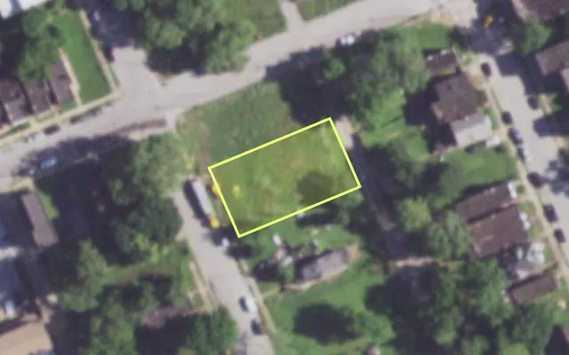 Aerial view of 4256 N 19TH ST — vacant lot, St. Louis with approximate parcel outline